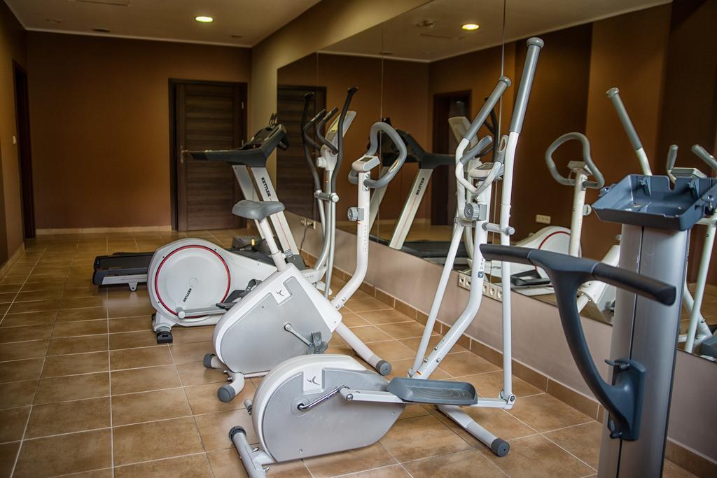 Hotel Novum & Spa Niepołomice Dış mekan fotoğraf