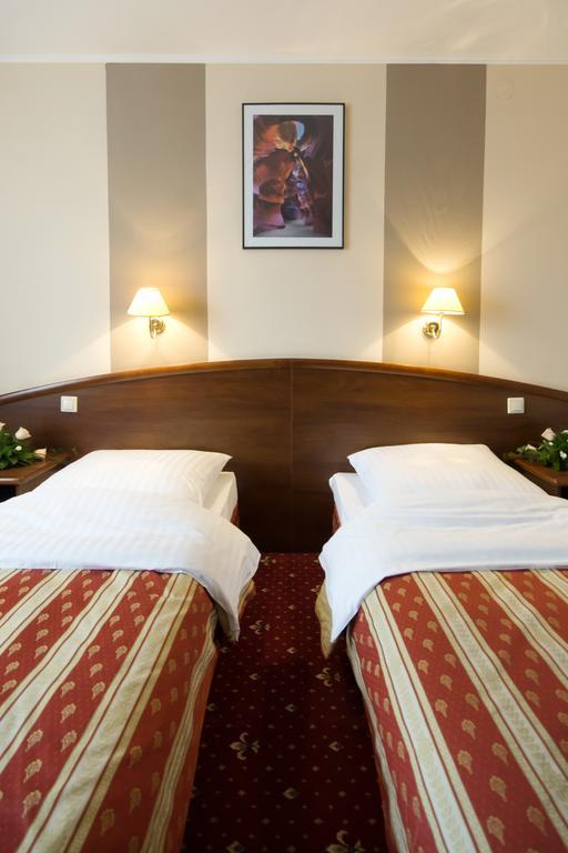 Hotel Novum & Spa Niepołomice Dış mekan fotoğraf