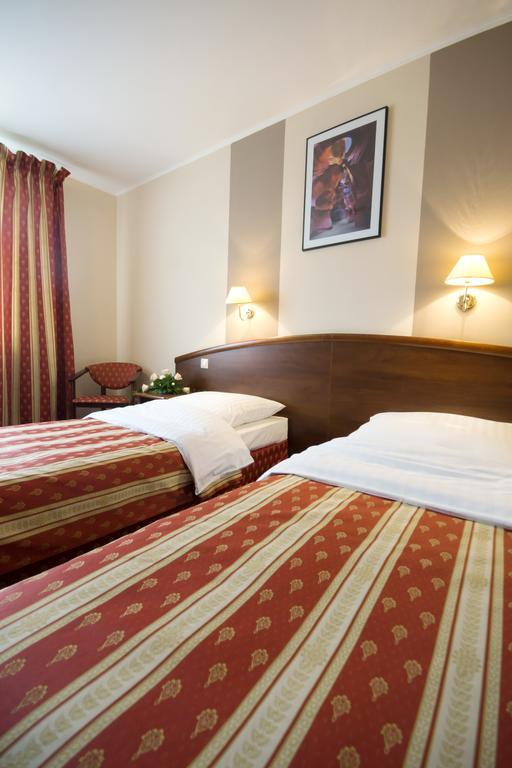 Hotel Novum & Spa Niepołomice Dış mekan fotoğraf