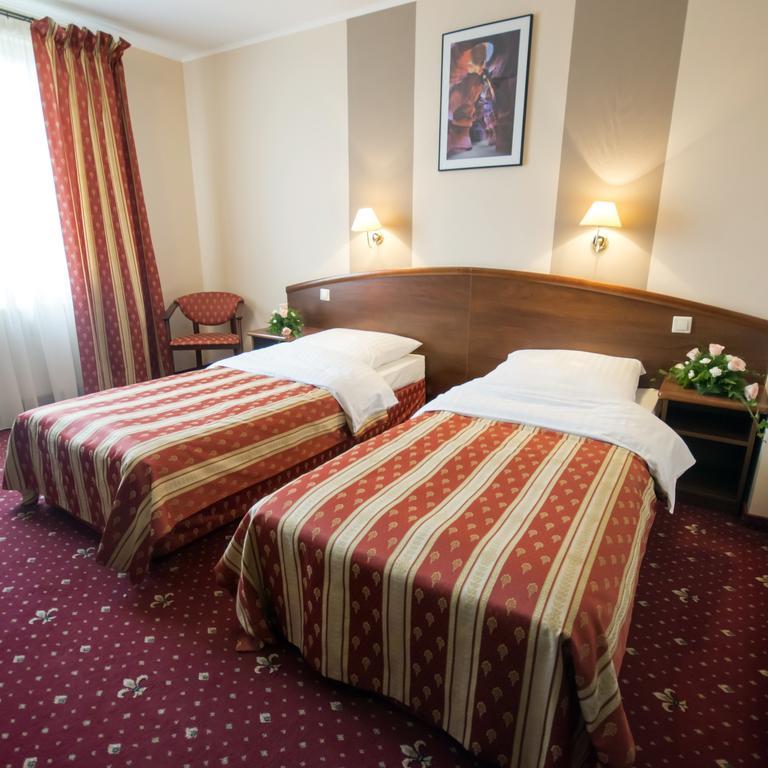 Hotel Novum & Spa Niepołomice Dış mekan fotoğraf
