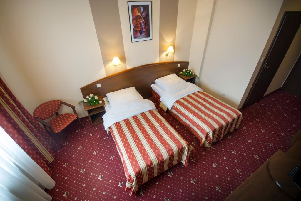 Hotel Novum & Spa Niepołomice Dış mekan fotoğraf