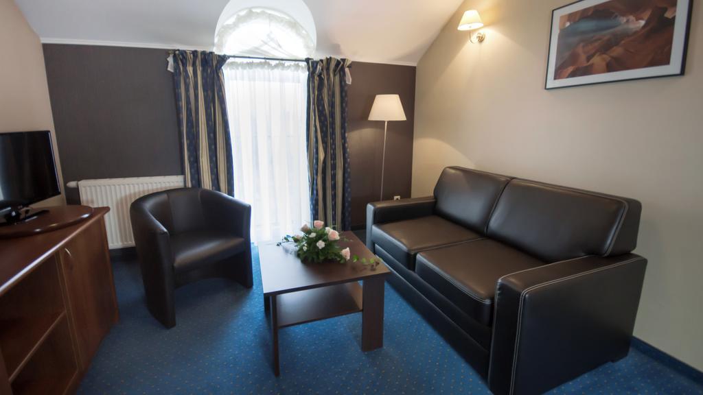 Hotel Novum & Spa Niepołomice Dış mekan fotoğraf
