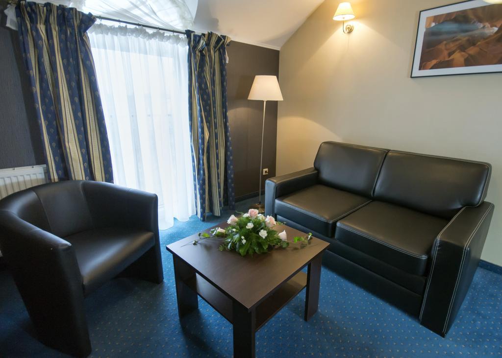 Hotel Novum & Spa Niepołomice Dış mekan fotoğraf