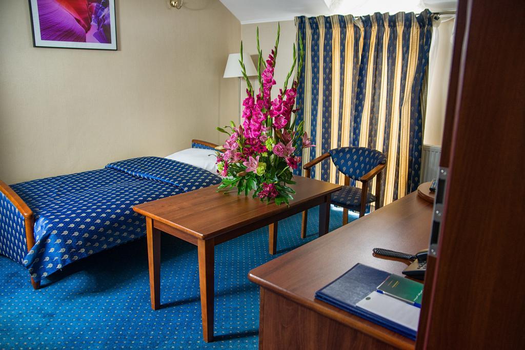 Hotel Novum & Spa Niepołomice Dış mekan fotoğraf