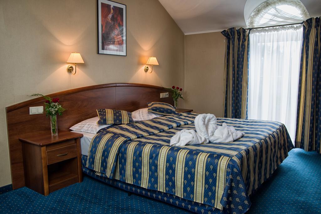 Hotel Novum & Spa Niepołomice Dış mekan fotoğraf
