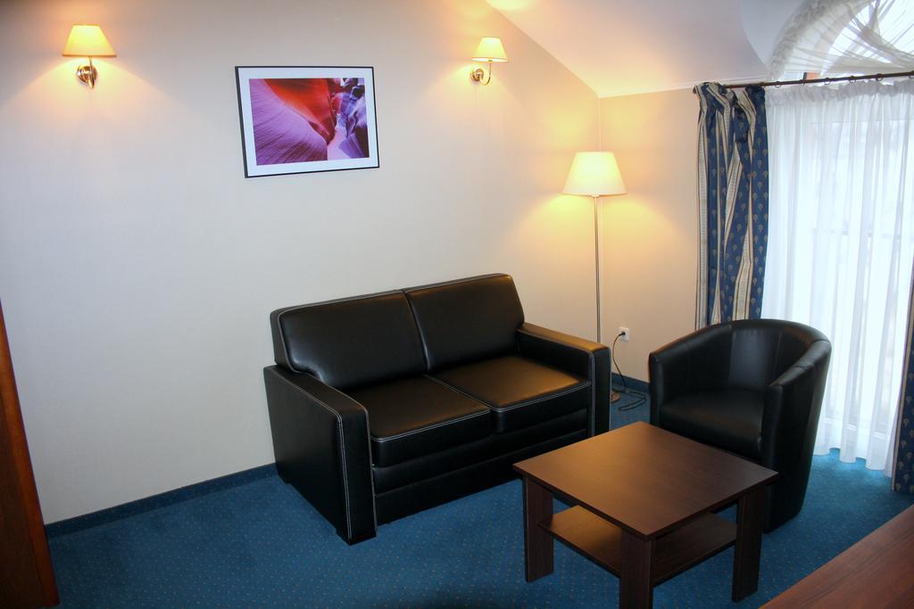 Hotel Novum & Spa Niepołomice Dış mekan fotoğraf