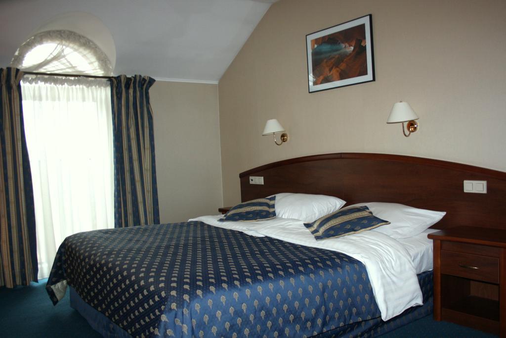 Hotel Novum & Spa Niepołomice Dış mekan fotoğraf