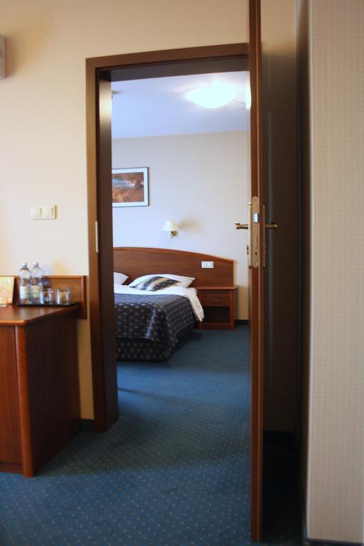 Hotel Novum & Spa Niepołomice Dış mekan fotoğraf