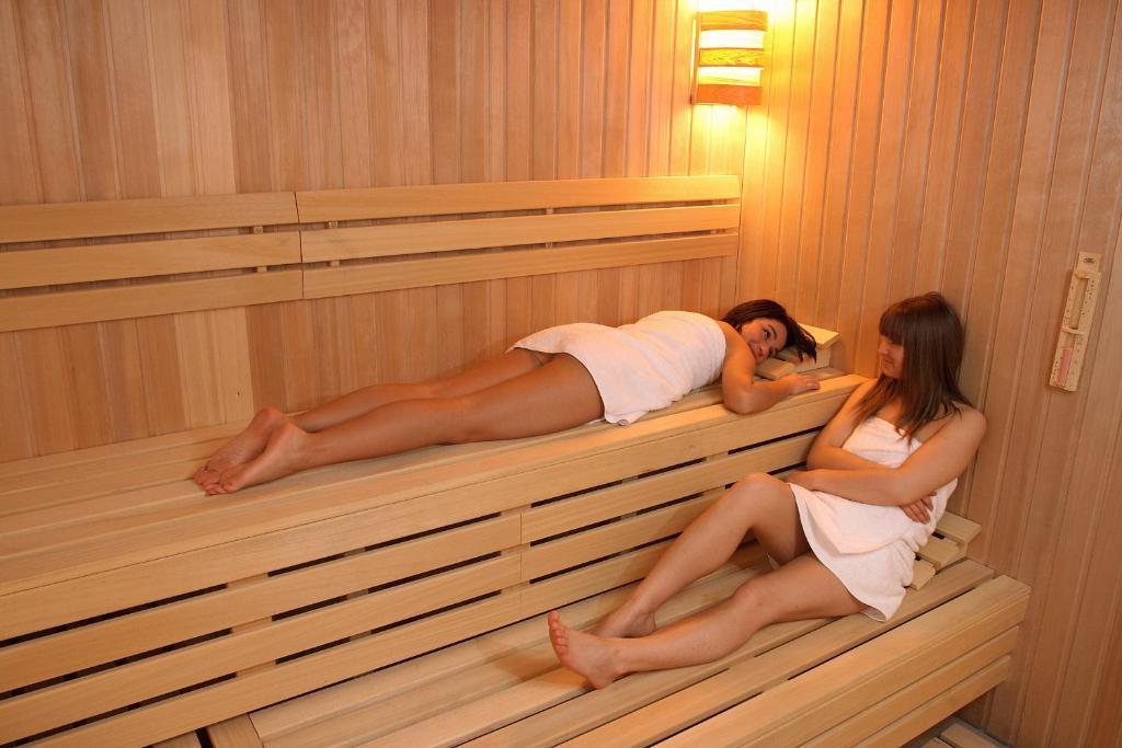 Hotel Novum & Spa Niepołomice Dış mekan fotoğraf